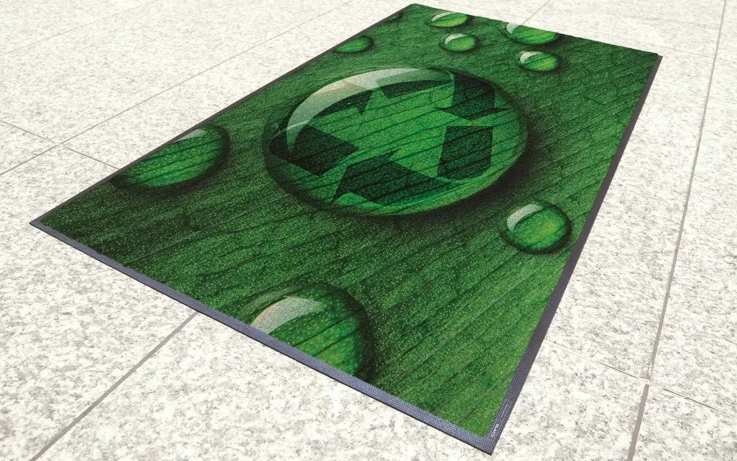 Logomat gemaakt van gerecycled materiaal