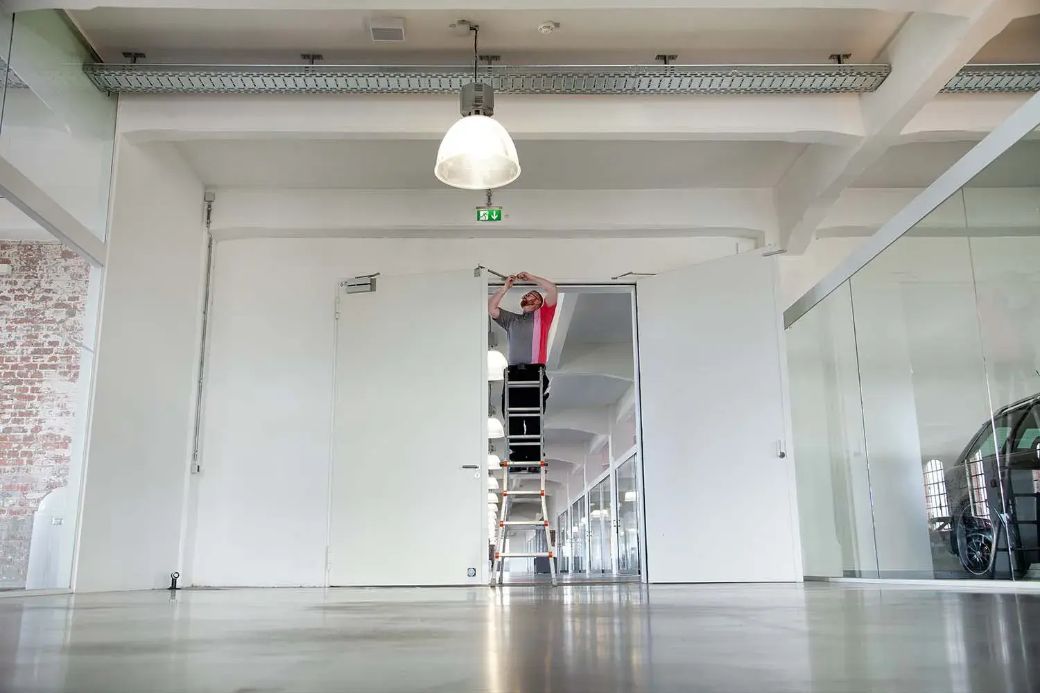 Einbau Brandschutztür - Brandschutztüren einbauen lassen – vom Profi - CWS