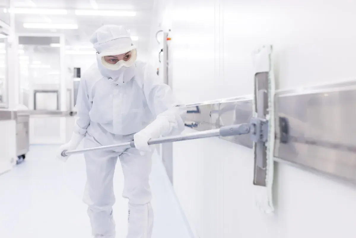 Cleanrooms Cleaning Wandreinigung