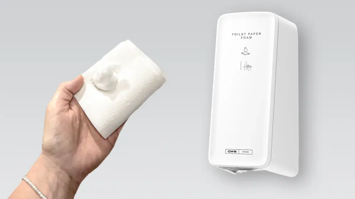 CWS Toilet Paper Foam, hand with toilet paper and foam