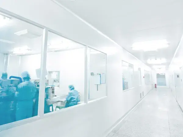 cleanroom-hall-holistic-care-cleanrooms-cws-d-ret.jpg